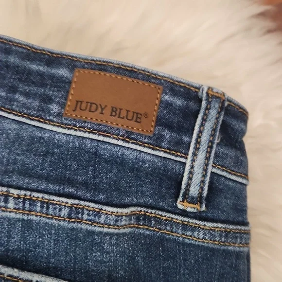 Judy Blue Slim Fit Medium Wash Distressed Jean's - Picture 2 of 5